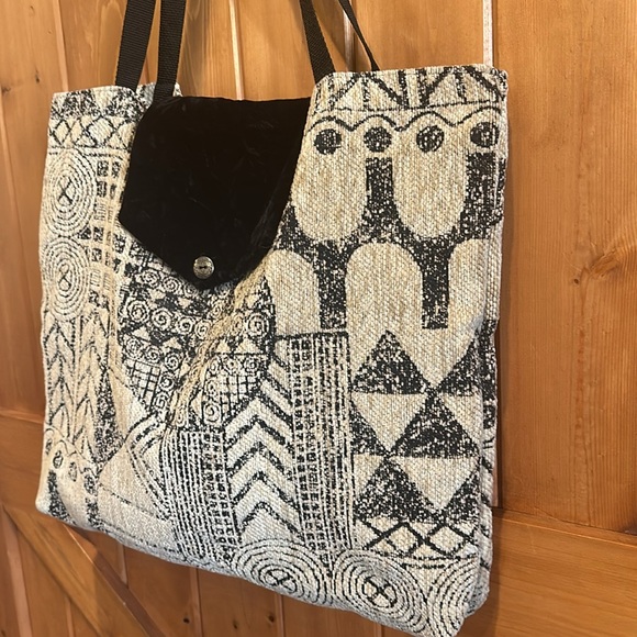 Beautiful cream black artsy tote bag weekender cruise beach - Picture 4 of 9